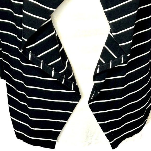 ZENERGY BY CHICO’S Jacket Black White Stripes Open front Ties Size 12 LIKE NEW - Picture 6 of 8
